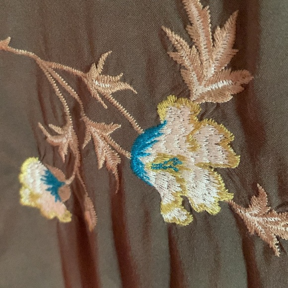 J Jill olive long sleeve Henley button up blouse with embroidered details - Picture 3 of 4